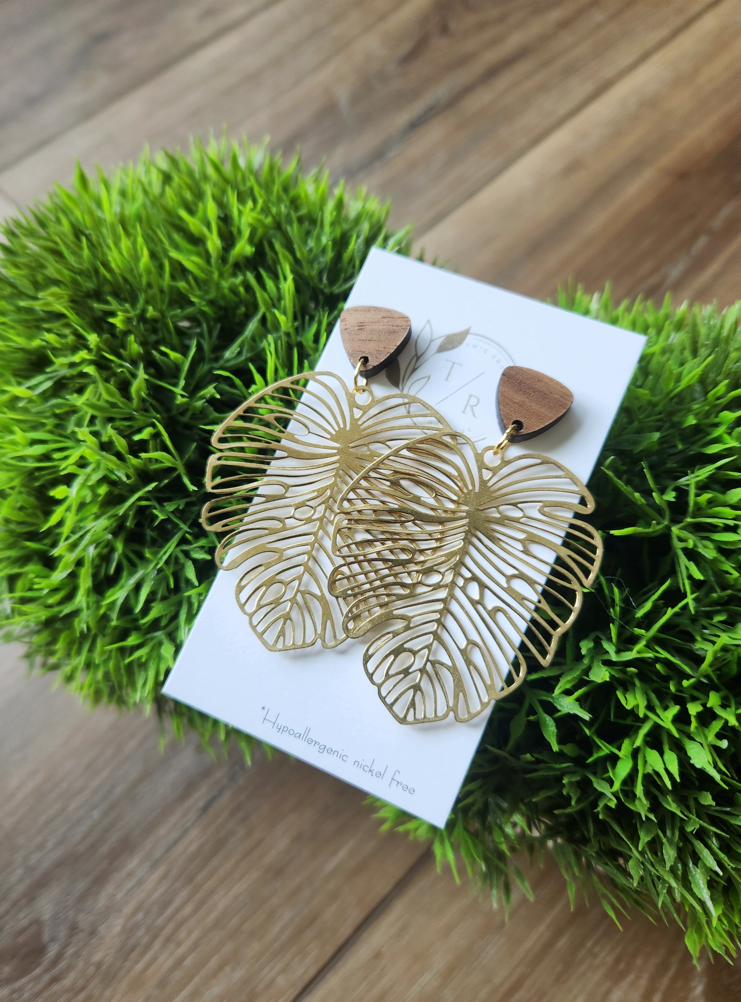 Monstera earring