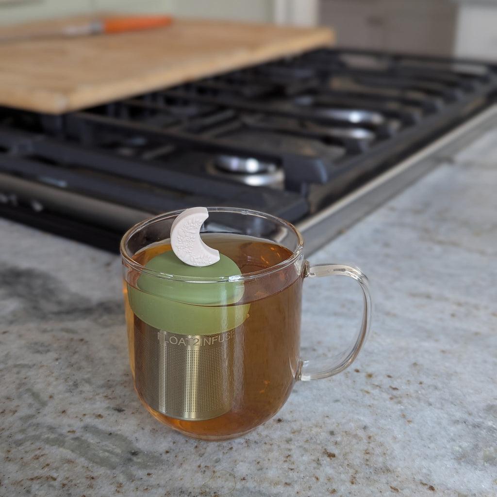 Ivory Flower Crescent Moon Floating Tea Steeper