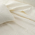 3-Piece Oversized Medallion Quilt Set - Clara Collection