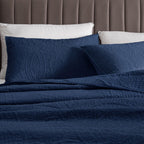 3-Piece Oversized Medallion Quilt Set - Clara Collection
