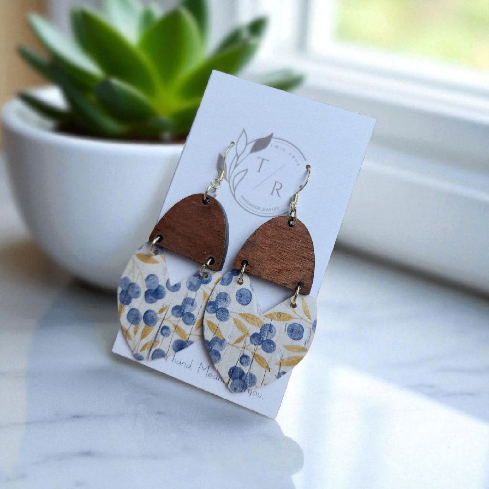 Dylan|Fringe Cork with Wood triangle