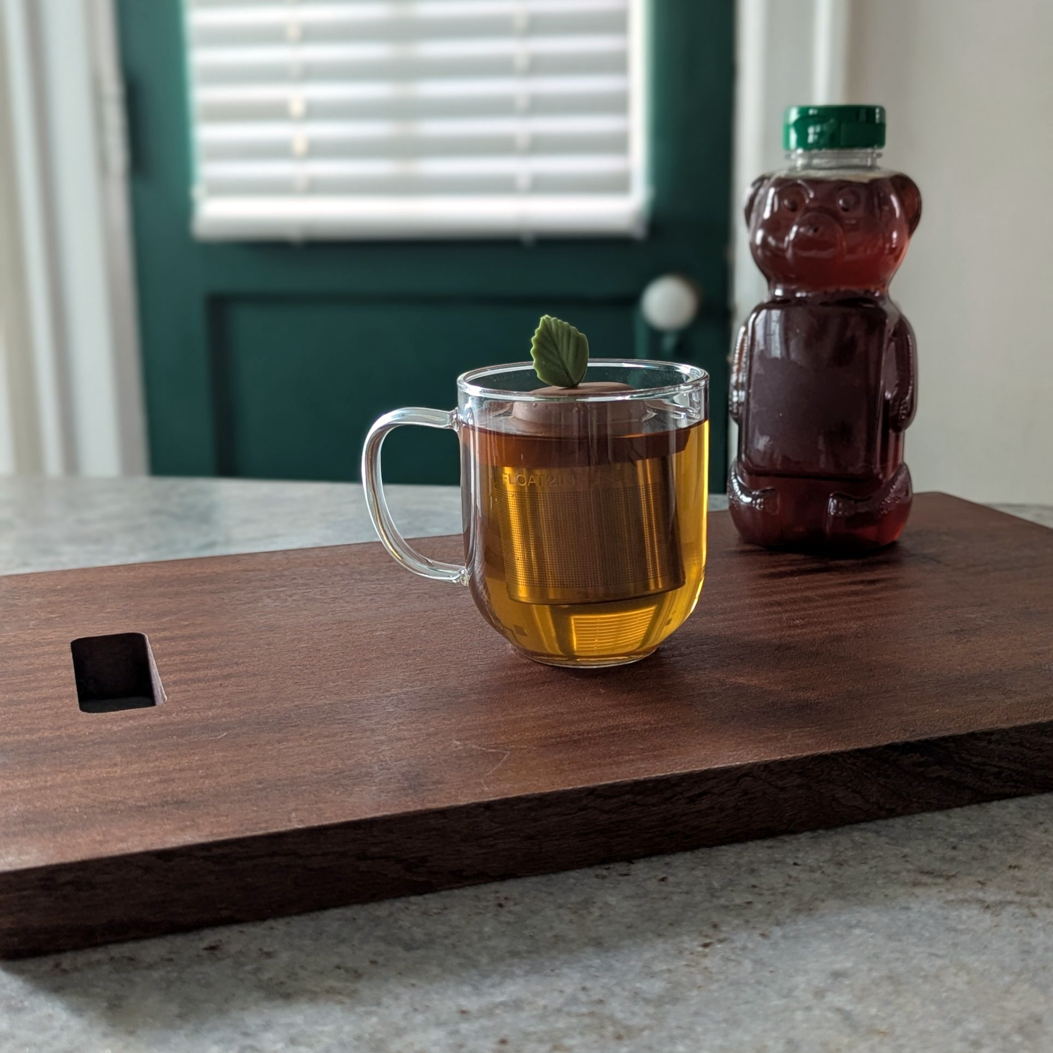 Green Herb Leaf Floating Tea Steeper l light brown